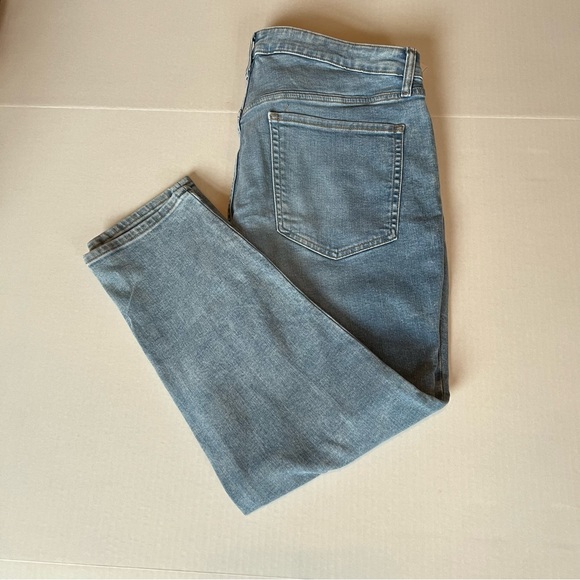 High-Waisted OG Straight Ripped Ankle Jeans - Picture 4 of 4